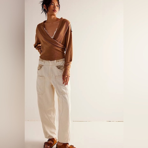 NEW Free People We The Free Hold Me
Close Pullover - Picture 5 of 12